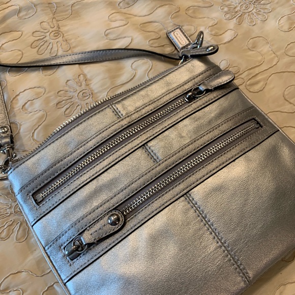Coach Silver Leather Bag - Picture 5 of 6